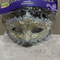 Masquerade Mask     Gold  /silver  