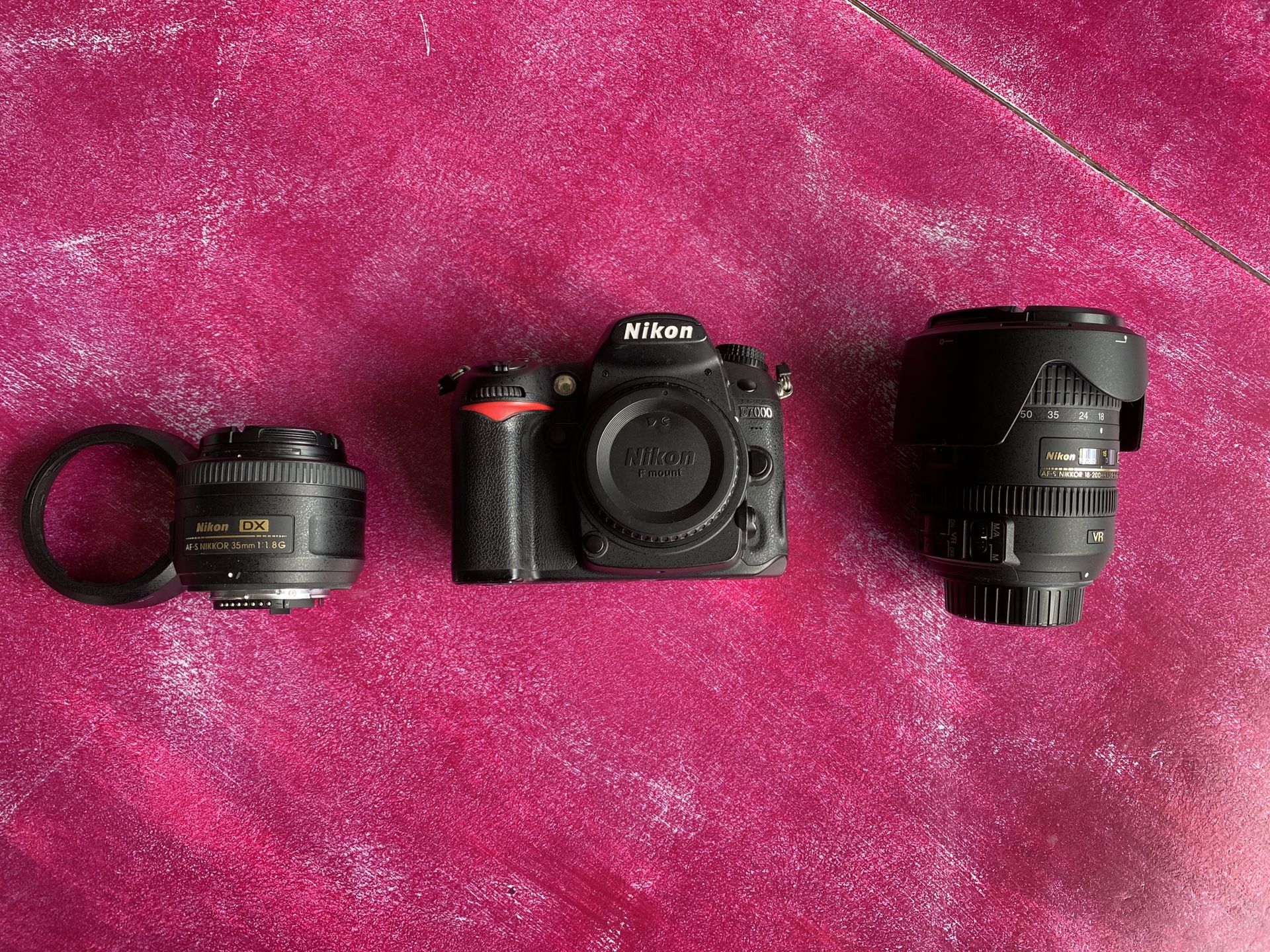 Nikon D7000 Kit 35mm & 18-200mm Lenses