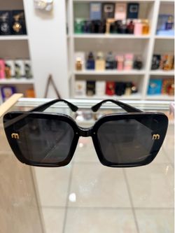 Gafas de mujer de varios modelos