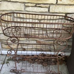 Beautiful Cinderella style plant stand 