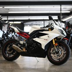 2017 TRIUMPH DAYTONA 675R