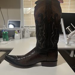 Boots  size 8 In Men 