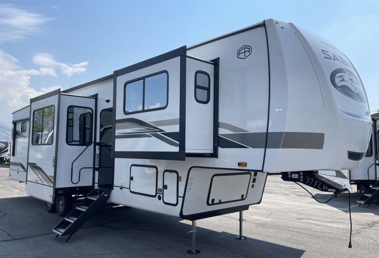 2025 Forest River Sabre 37FLH