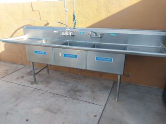 Commercial 3 compartment sink