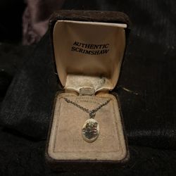 Vintage Scrimshaw Necklace 