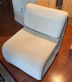 Set of 2 white Bouclé chairs