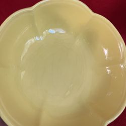 McCoy Pottery Bowl 7528 Ironstone Round w/ Scalloped Sides Farmhouse BRIGHT YELLOW 8" ‼️ See TONS Of VINTAGE DINNERWARE BAKEWARE here ....