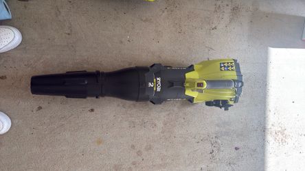 Ryobi 2-Stroke blower