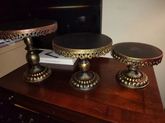 trio cake stands