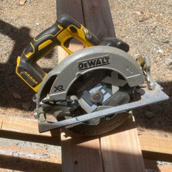 Dewalt Saw 