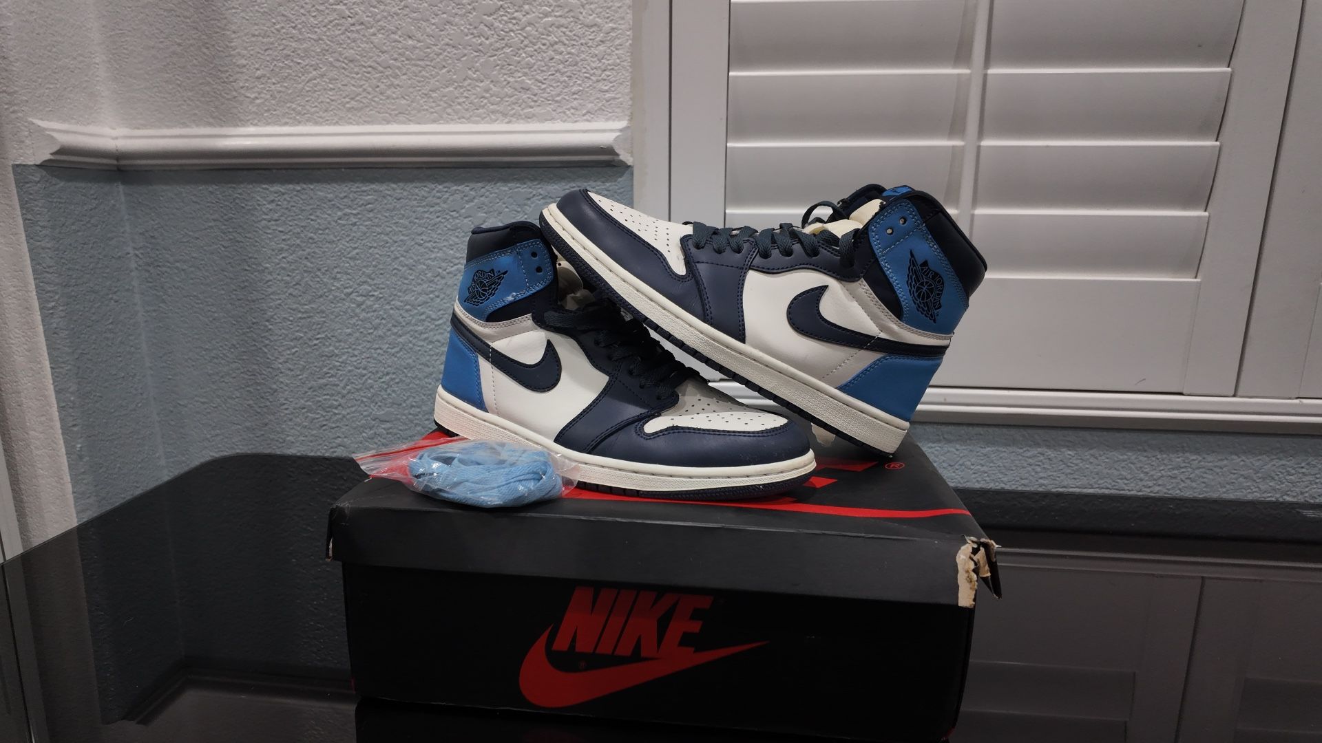 Jordan 1 “Obsidian” 