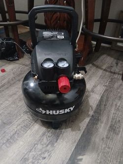Husky 3 gallon air compressor new!!