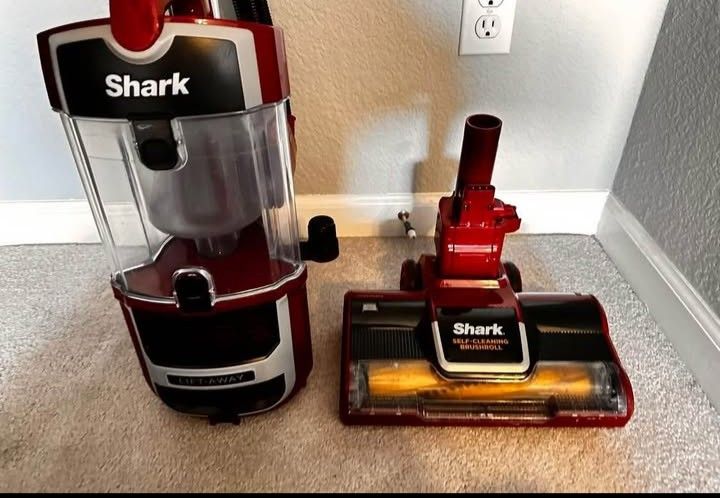 Shark Lift Away
