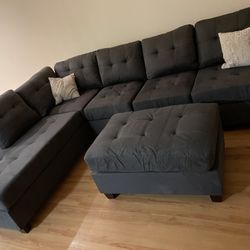 Sectional With Reversible Chaise (Read Description)
