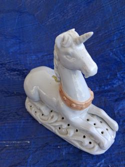 AVON HORSE BOTTLE