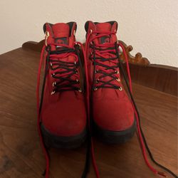 Men’s Timberland, Hiking Boots, Gently Worn, And Taken Care Of Very Well