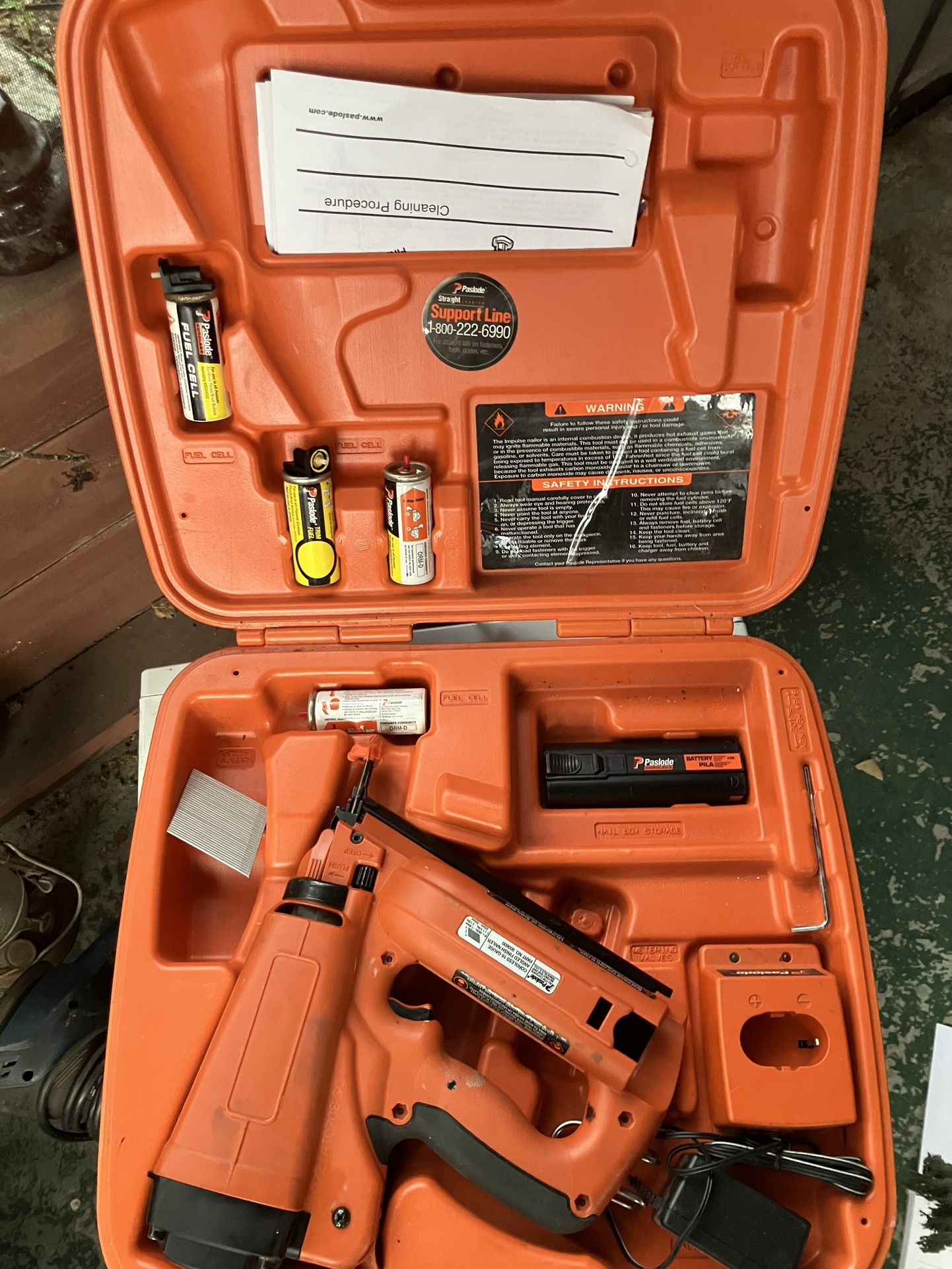PASLODE CORDLESS FINISH NAILER