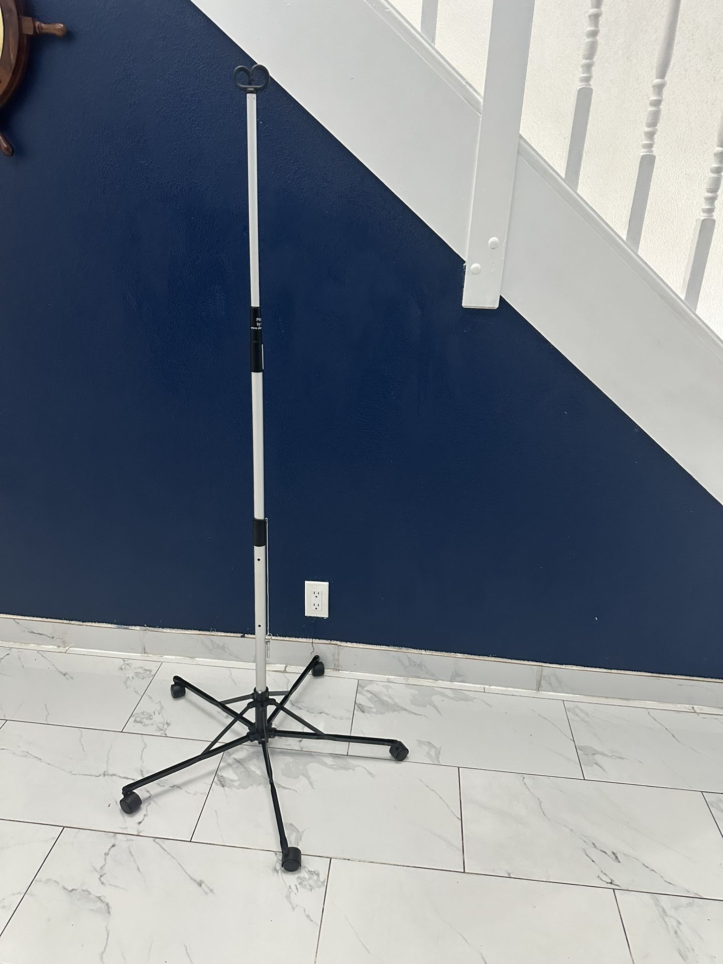 pitchit iv pole