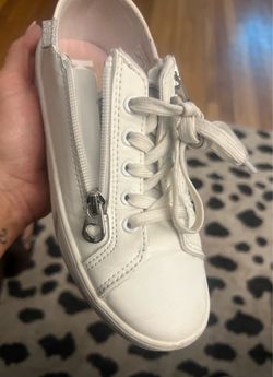 Girls white keds barely worn size 2