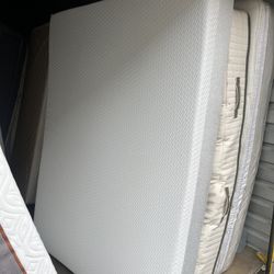 Queen Size Tuft & Needle Mattress ONLY NEW