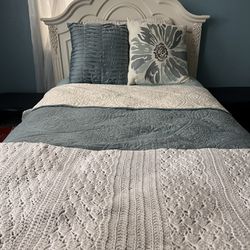 White Twin Size Bed