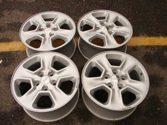 // 17" JEEP OEM 5X5 WHEELS LIKE NEW SET OF FOUR //