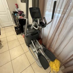 Octane Fitness Q35x Elliptical Machine
