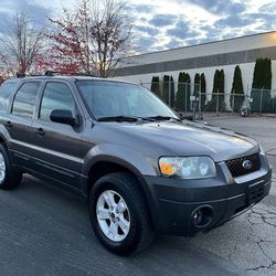 2005 Ford Escape XLT  