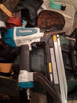 Makita n̈ail gun