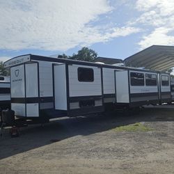 New 2 BR/2BA 40 FT RV FOR SALE only 47K.