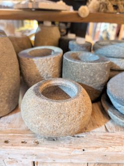 Rock stone tooth brush holder