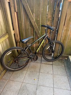 18in Mountain Bike Mongoose Excursion