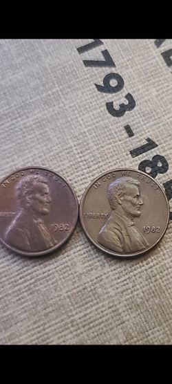 1982 No Mint Mark Small Date and Large Date