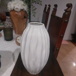 White Beautiful Vase For Motherscday 