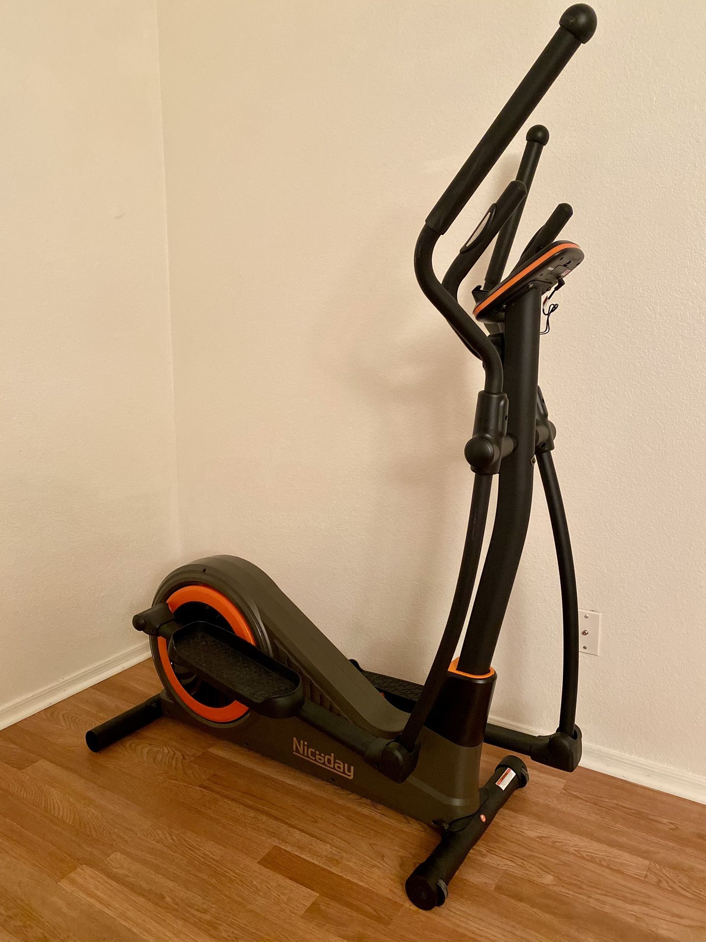 Niceday Elliptical Machine CT11 / Maquina De Ejercicio
