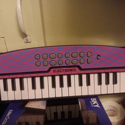 !! Toy Keyboard Works Good 