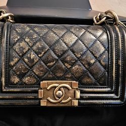 CHANEL LIMITED EDITIONS Cracked Metallic Calfskin Quilted Small Boy Flap Gold