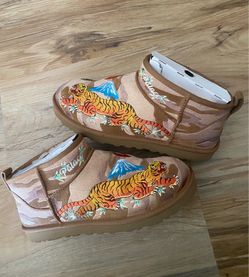 UGG x palace boots size 10