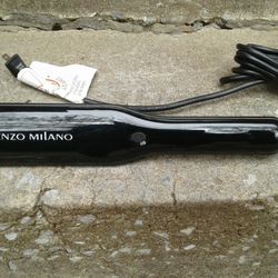 Enzo Milano Hair Straightener 