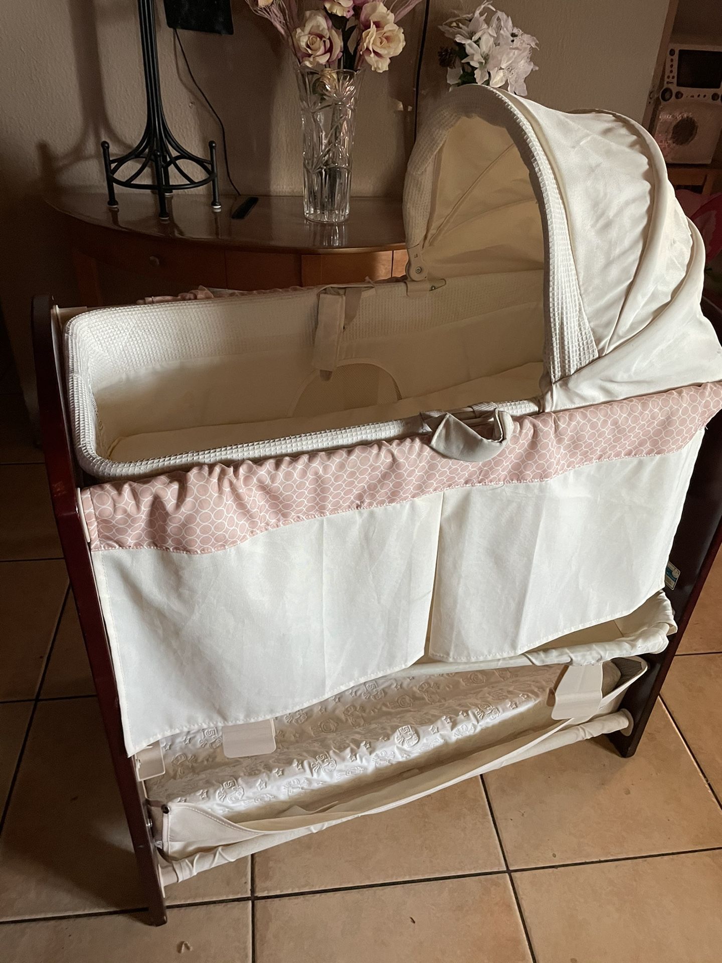 Bassinet/ Changing Table