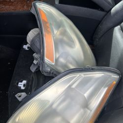 2004 Nissan Máxima Parts 2 Sets Avail