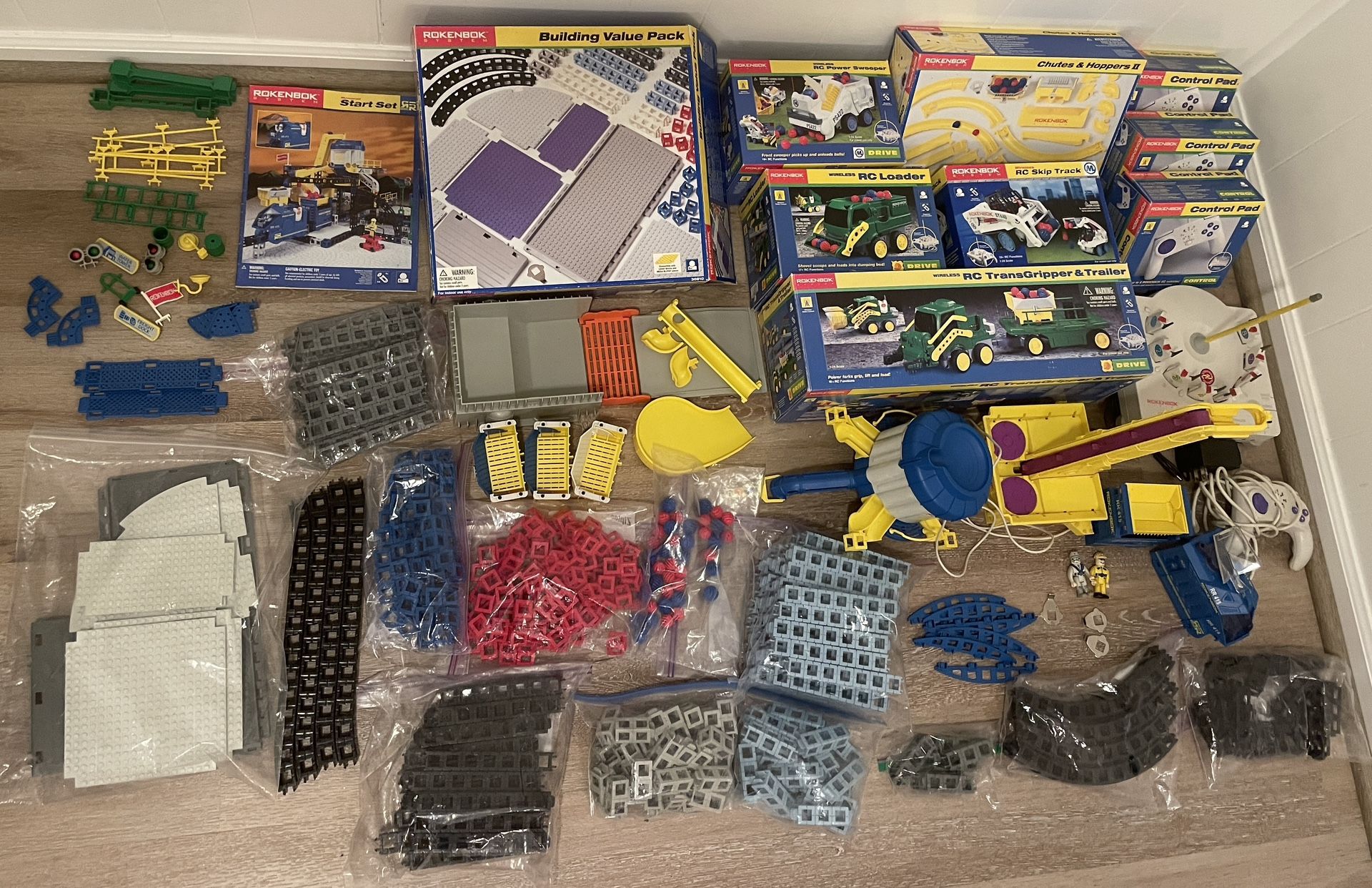 Rokenbok System - HUGE Lot w/ Working Controllers, Vehicles, and Machines!!