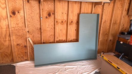 (FREE) Laminated countertop
