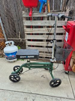 KneeRover Knee Scooter with Basket
