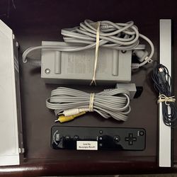 Nintendo Wii Bundle (Tested In great Condition)