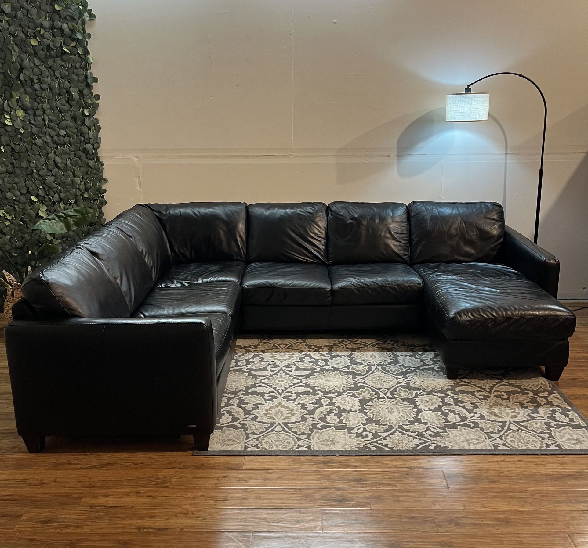 Natuzzi Italian Leather Sectional in Jet Black