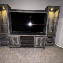 Wynnlow 4-Piece Entertainment Center