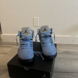 Men Jordan 5 “UNC” Size 11
