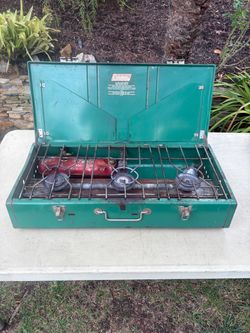 Vintage Coleman 426D 3-Burner Camping Stove