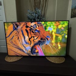 55” Inch TLC Smart Tv 4k In Excellent Condition With Remote 